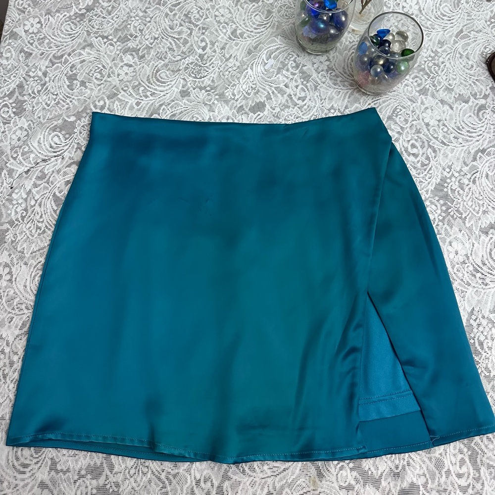 Teal Satin Mini Skirt Large Elegant Wrap Style Chic Party Skirt NWT Defect